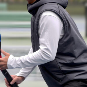 テニス ダウンベスト 冬｜寒い日の防寒に最適な一着とは？