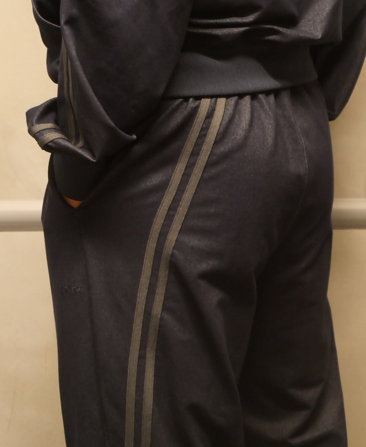 0144. TENEZ Track Pants Two Stripes (デニム風)
