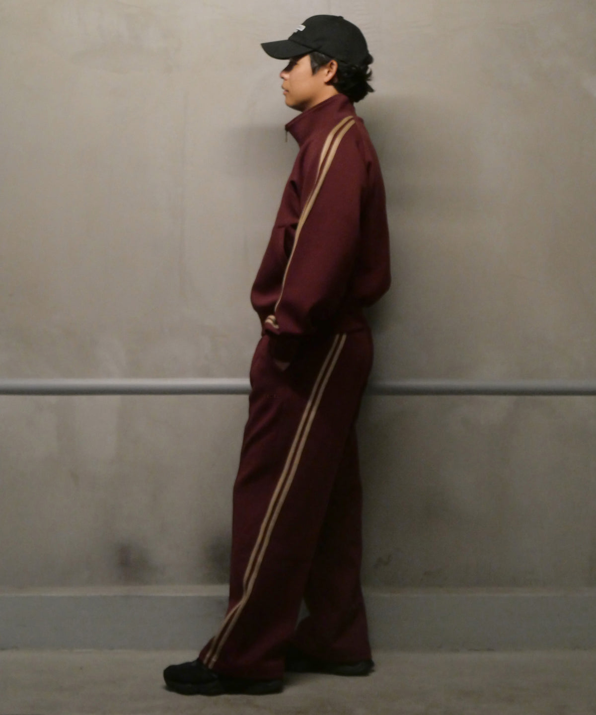 0143. TENEZ Track Pants Two Stripes (エンジ)
