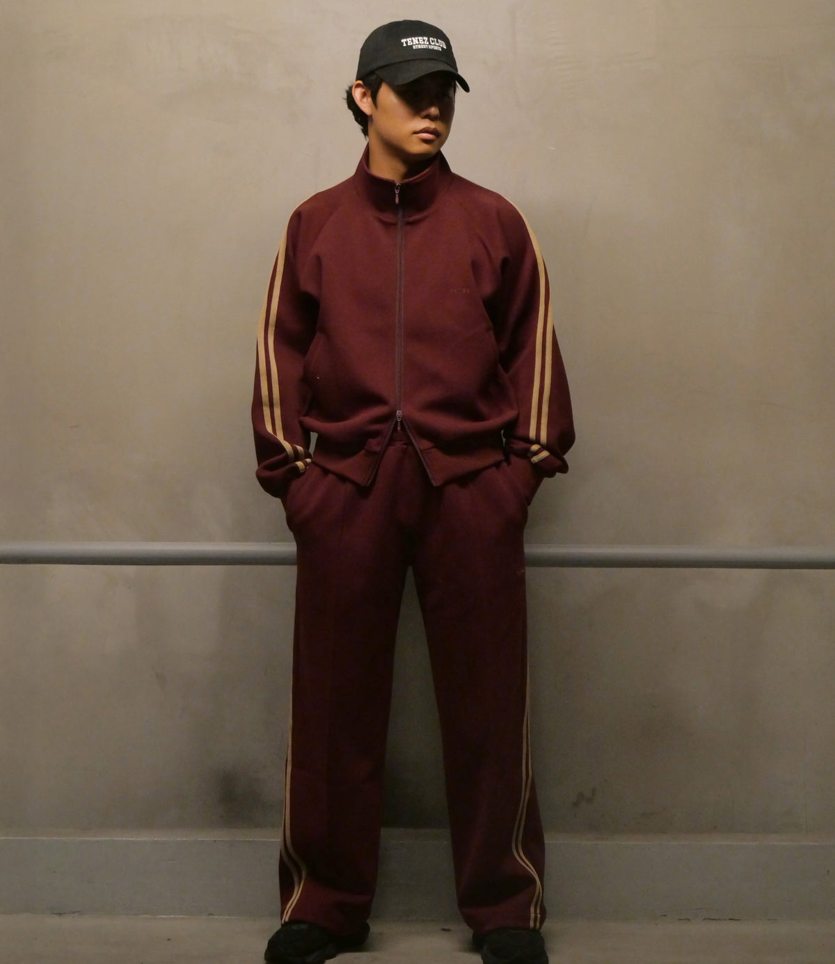 0143. TENEZ Track Pants Two Stripes (エンジ)