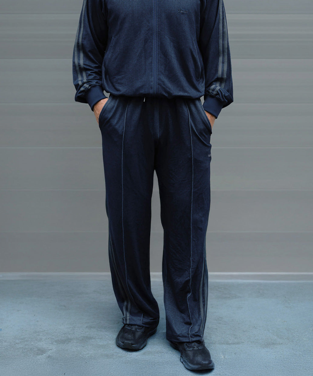 0144. TENEZ Track Pants Two Stripes (デニム風)