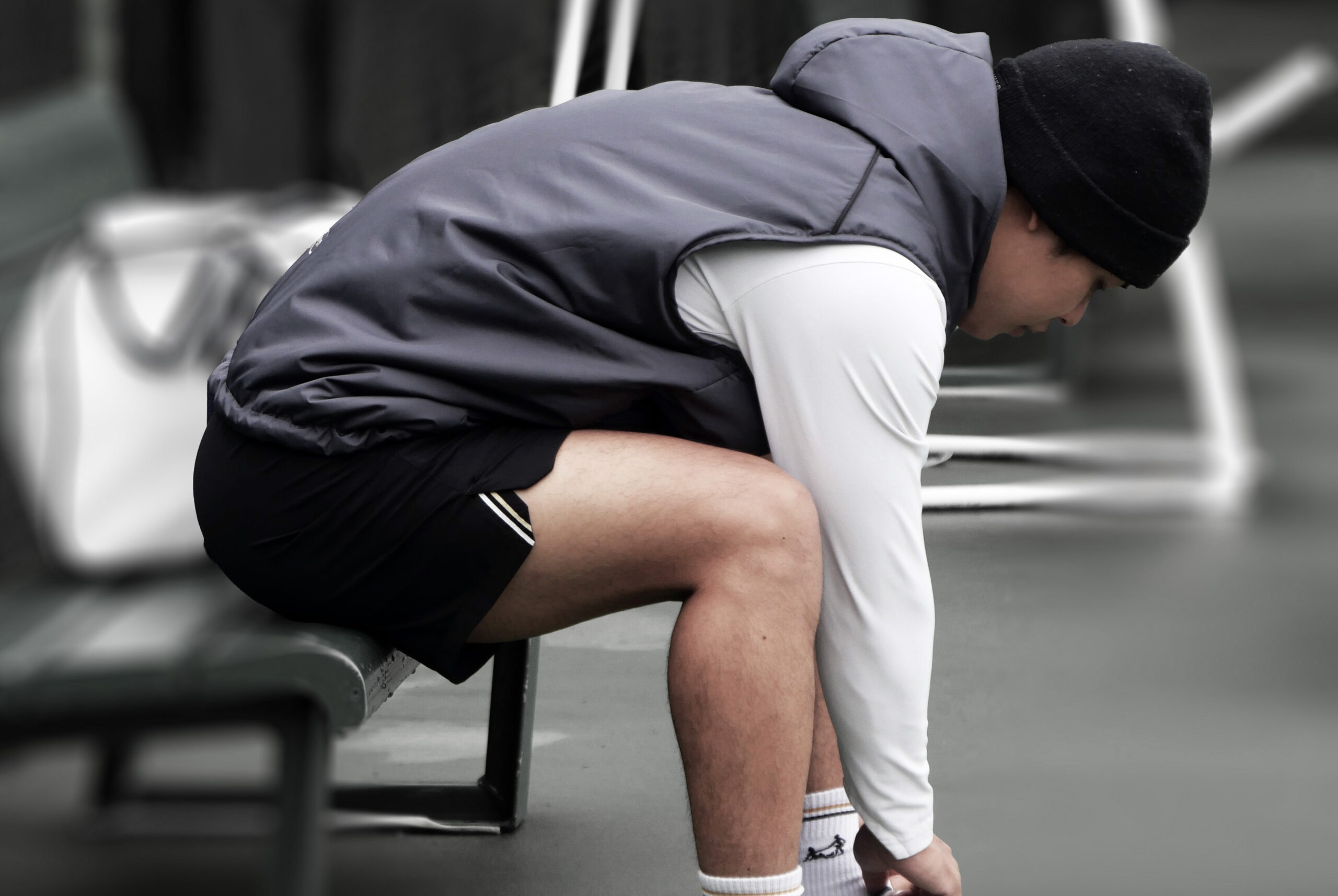 なぜ冬のテニスにダウンベストが最適なのか？